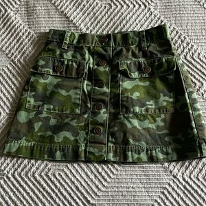 Girl's camo skirt, size 8, excellent quality